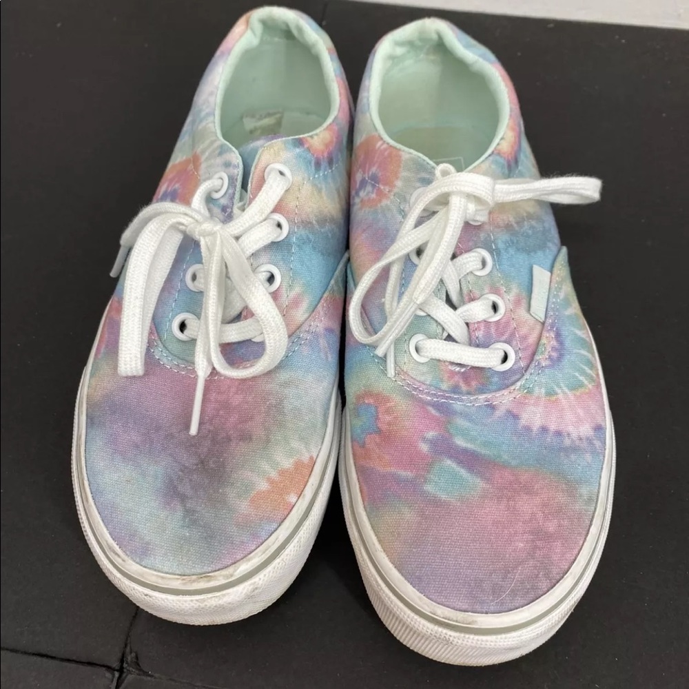 Size 6 woman’s